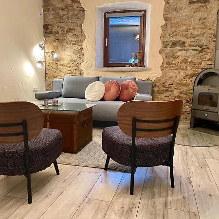 Appartement Eifelstein, Mit Whirlpool Und Ofen