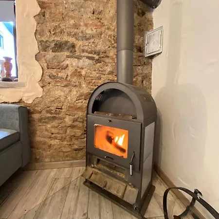 Apartment Eifelstein, Mit Whirlpool Und Ofen