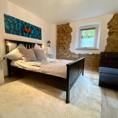 Eifelstein, Mit Whirlpool Und Ofen Apartment *